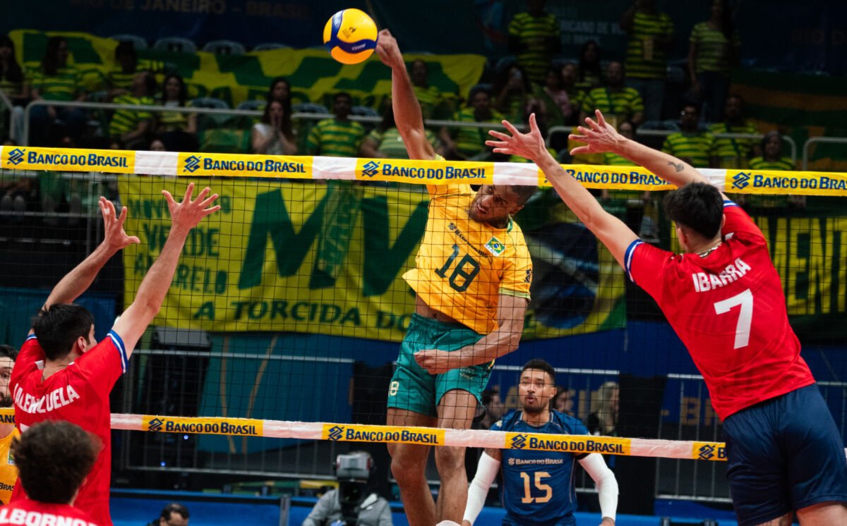 Brasil inicia caminhada no Sul-Americano de vôlei com vitória sobre o Chile no Rio