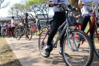 Cinco acusados de espancar ciclista até a morte em Copacabana viram réus na Justiça
