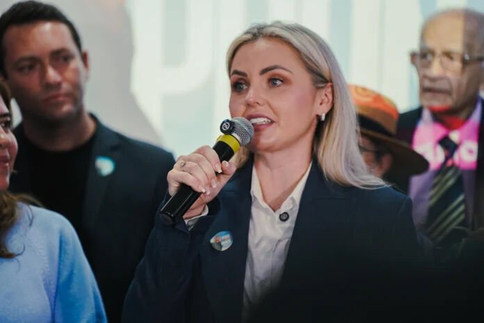 Clariana Barão põe proteção de mulheres e crianças como prioridade de plano de governo