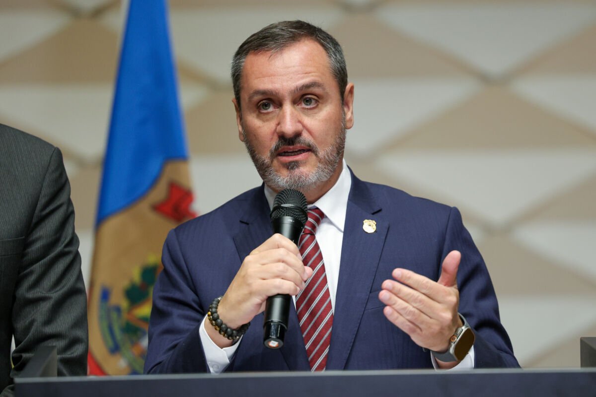 Cúpula da Polícia Federal é afastada por André Mendonça após crise de relatórios no STF