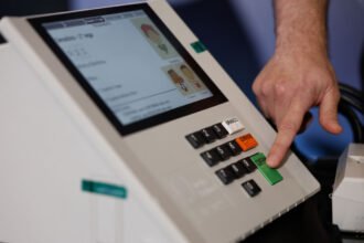 Eleições 2026 exigem atenção a seis cargos e sequência específica na urna eletrônica