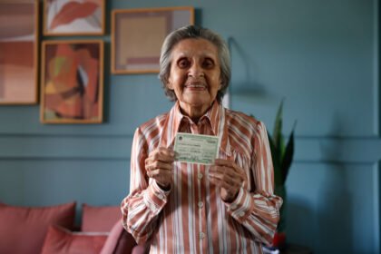 Eleitores com mais de 70 anos enfrentam barreiras para votar no primeiro turno das eleições