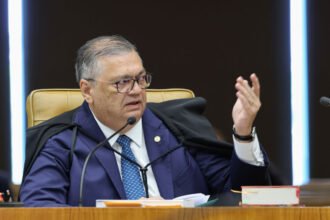 Flávio Dino determina investigação da PF sobre Daniel Vorcaro para esclarecer elos em SP