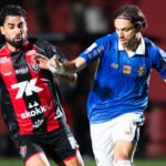Grêmio continua ameaçado pelo rebaixamento após derrota para o Vitória na Bahia