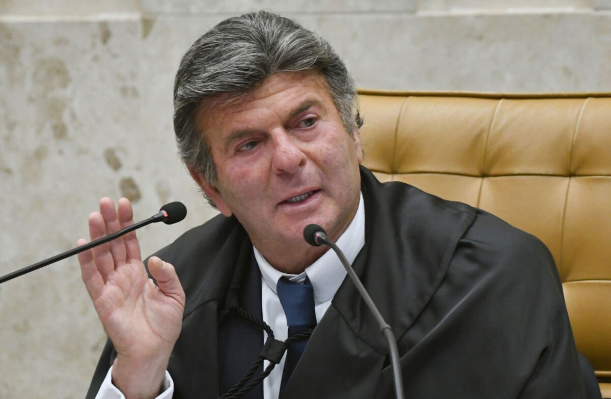 Luiz Fux impõe prazo de 15 dias para União e BC explicarem impasse sobre socorro ao BRB