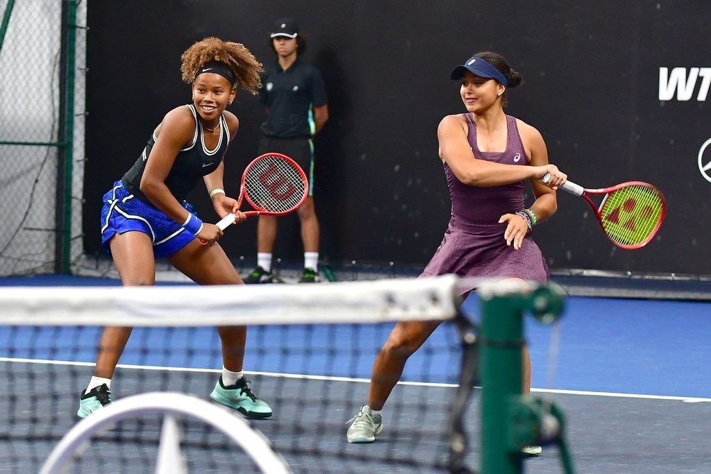 Nauhany Silva dá volta por cima nas duplas após eliminação no simples do SP Open