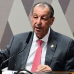 Omar Aziz barra emendas da oposição e mantém texto que extingue a jornada 6x1 no Senado