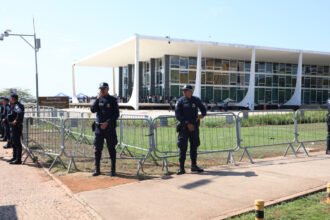 STF adia decisão sobre investigação de Alexandre de Moraes após divergência em plenário