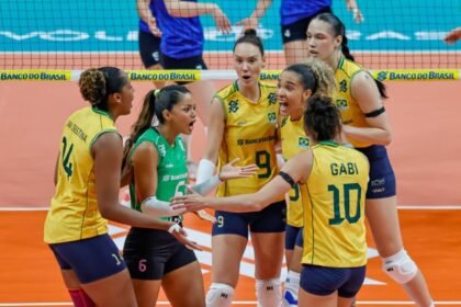 Seleção brasileira feminina de vôlei busca vaga olímpica contra Argentina no Maracanãzinho