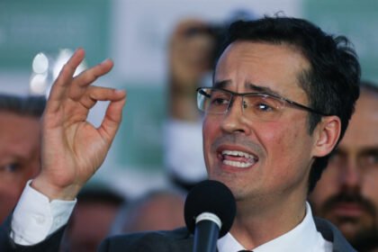 TSE determina interrupção imediata da campanha de Deltan Dallagnol ao Senado pelo Paraná