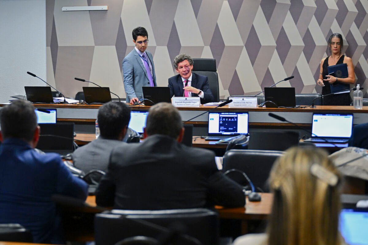 Votação da MP que derruba a taxa das blusinhas é adiada por falta de consenso parlamentar