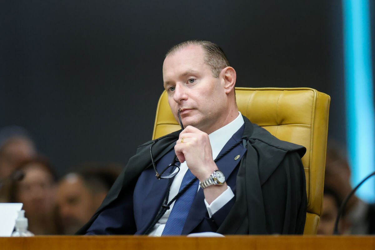 Zanin aponta contradição jurídica ao condicionar investigação contra Moraes a caso Mendonça