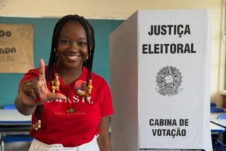 Ana Elisa Santos Silva, estudante de 21 anos, torna-se a deputada federal mais jovem eleita
