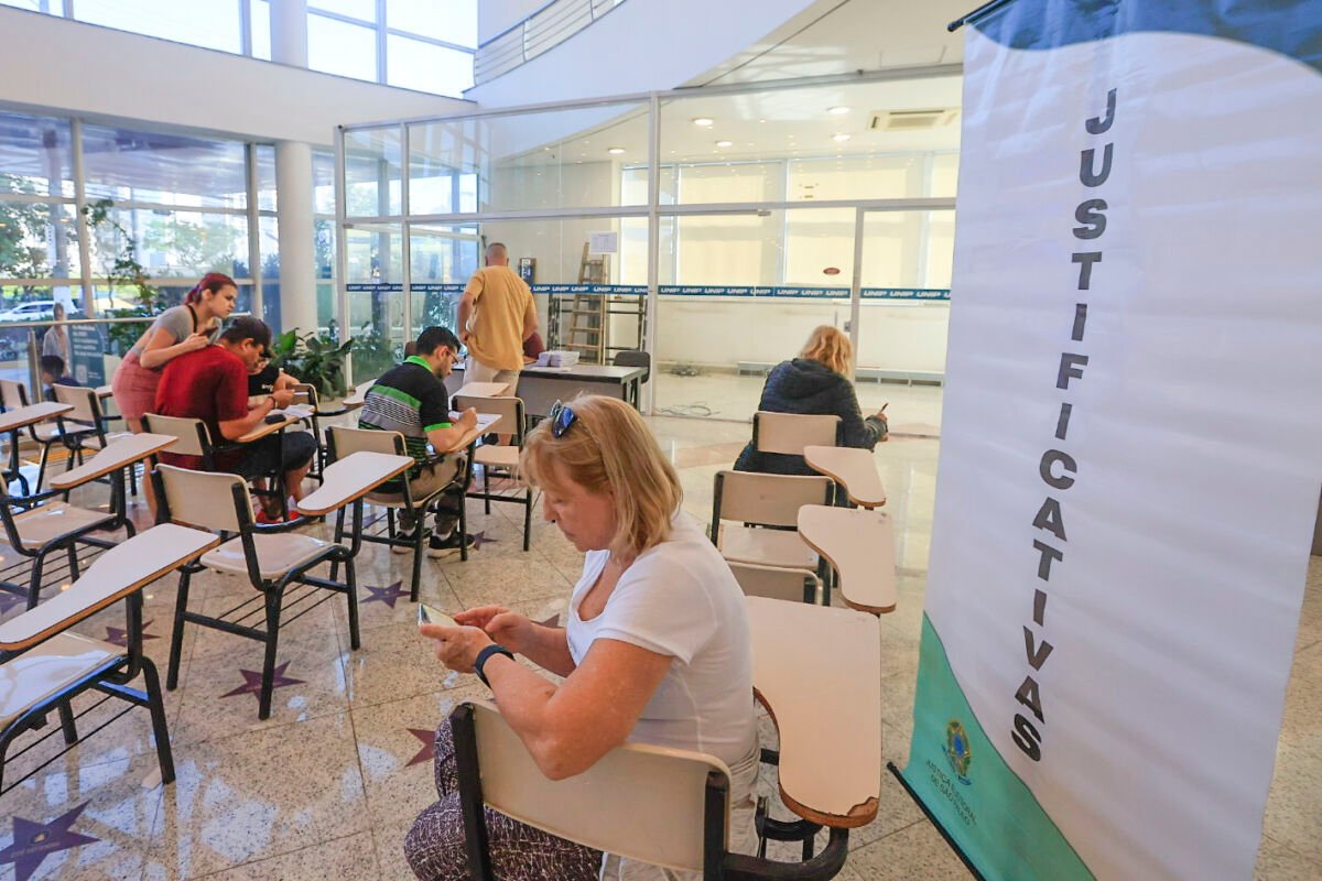 Ausência nas urnas exige justificativa para evitar restrições civis e multas