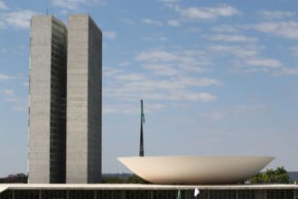Câmara dos Deputados eleva teto de receita do MEI para R$ 140 mil até 2028