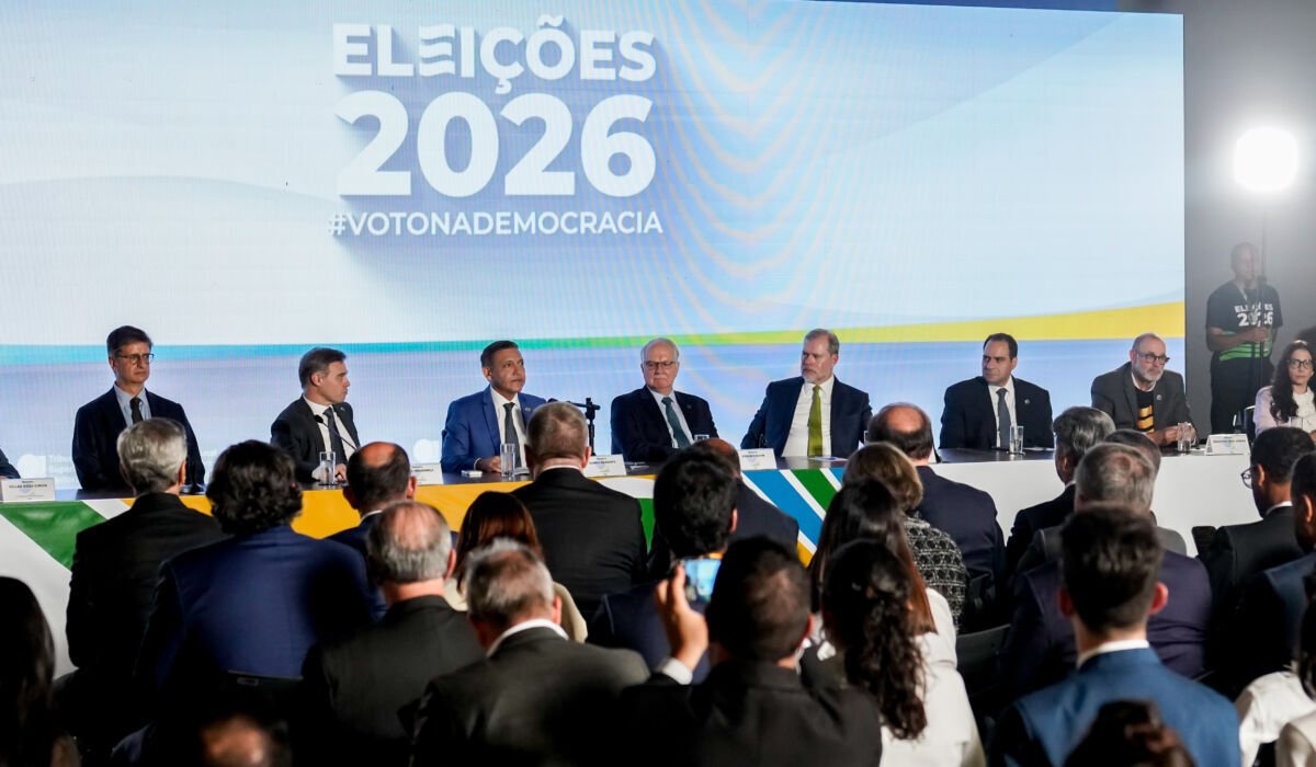Congestionamento de dados causa atraso de uma hora na apuração oficial do TSE