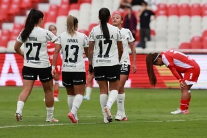Corinthians supera o Santa Fe de virada e garante vaga na decisão da Libertadores