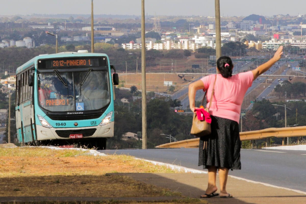 DPU recorre ao STF para exigir transporte público gratuito no segundo turno das eleições
