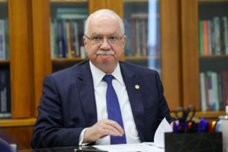 Edson Fachin exige que Polícia Federal entregue citações a ministros no caso Master