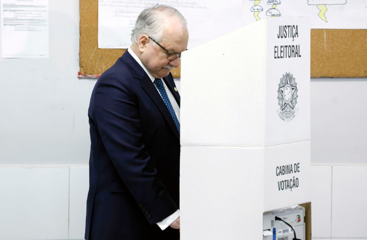 Edson Fachin reforça necessidade de respeitar resultado das urnas após votação em Brasília