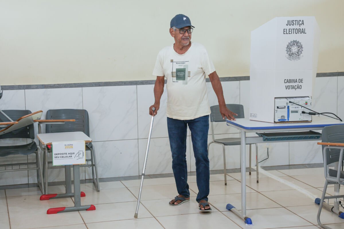 Eleitores acima de 80 anos garantem prioridade absoluta nas urnas neste domingo