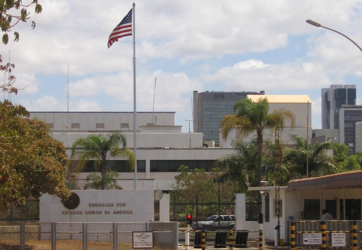 Estados Unidos e Austrália suspendem serviços consulares no Brasil antes do primeiro turno