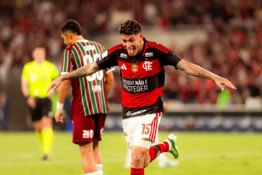 Flamengo segue na ponta do Brasileirão após domingo de clássicos decisivos