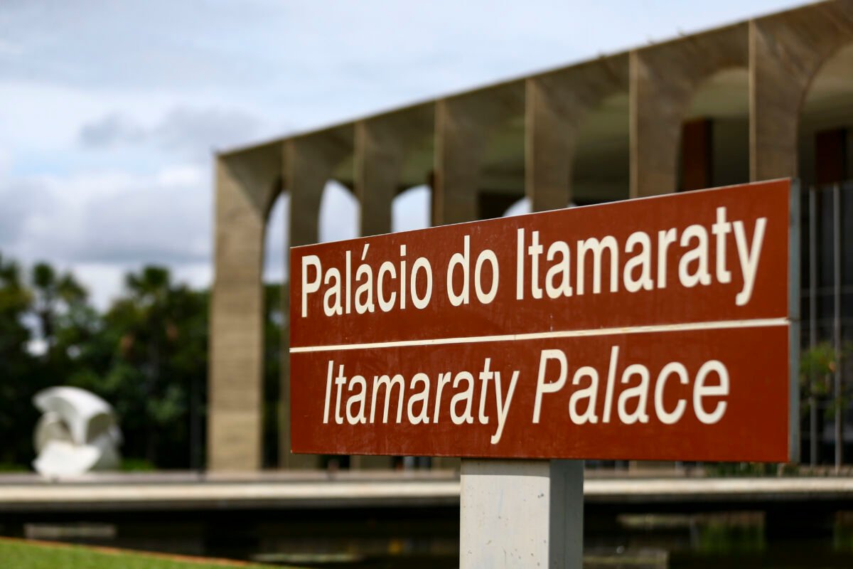 Itamaraty reage a ataques de Javier Milei e denuncia ingerência nas eleições brasileiras