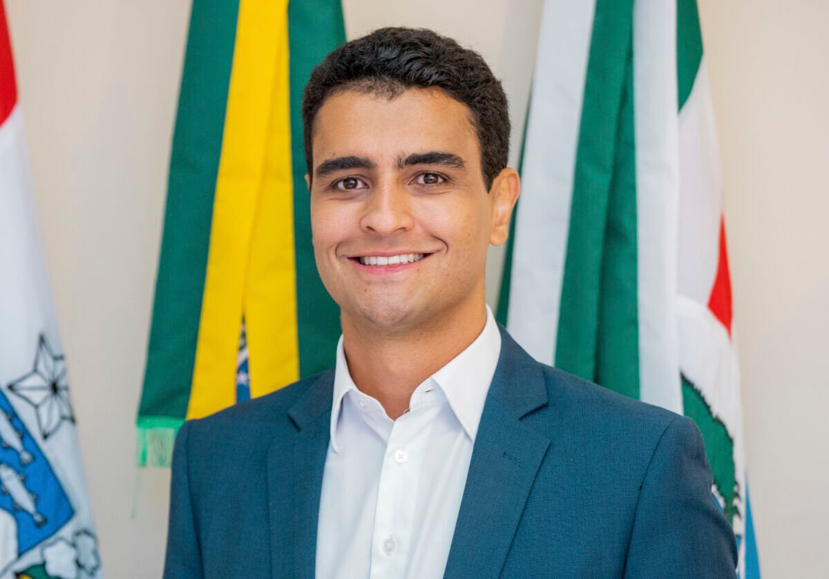 JHC vence Renan Filho e é eleito governador de Alagoas no primeiro turno