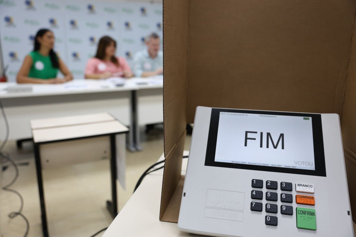 Justiça Eleitoral garante acessibilidade e preferência para votação de idosos e PCDs