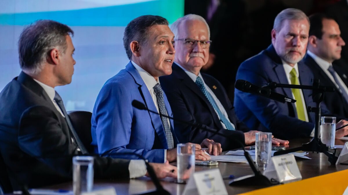 Kassio Nunes Marques descarta interferência externa no primeiro turno das eleições brasileiras