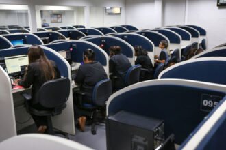 Ligue 180 registra mais de 1,5 mil denúncias de violência política contra mulheres em 2026