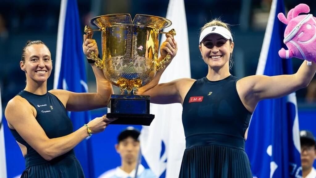Luisa Stefani conquista o WTA 1000 de Pequim e atinge marca histórica na carreira