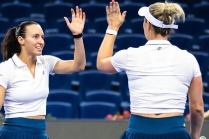 Luisa Stefani e Gabriela Dabrowski superam campeãs olímpicas e chegam à semi em Pequim