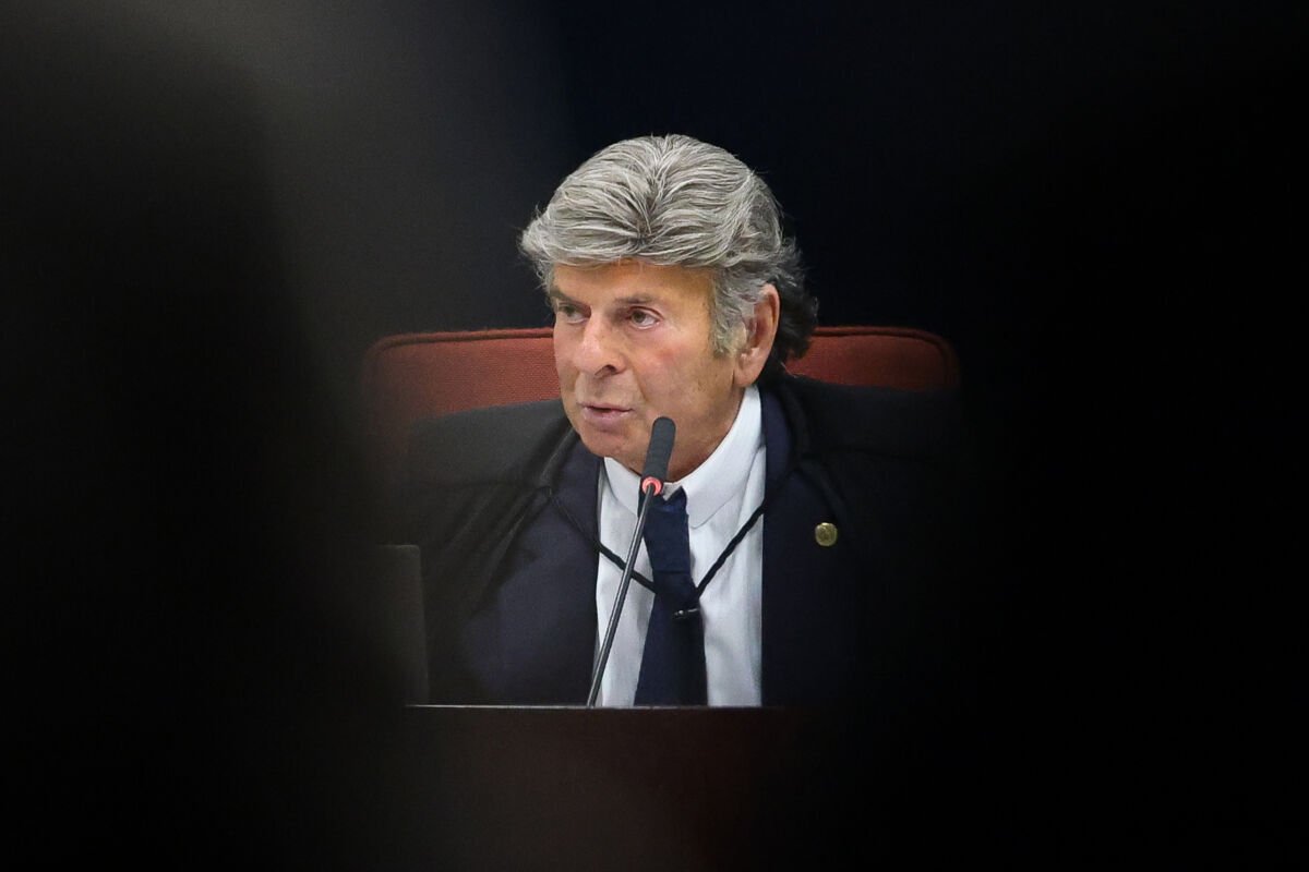 Luiz Fux solicita acesso a processos sob sigilo que miram Jair Bolsonaro no STF