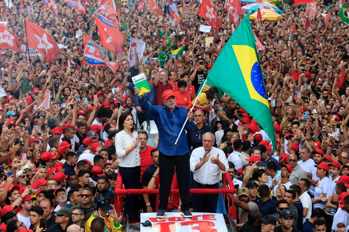 Luiz Inácio Lula da Silva garante quarto mandato presidencial em virada histórica no país