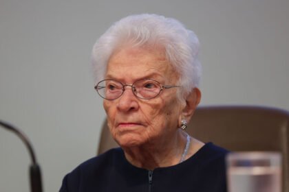Luiza Erundina conquista assento na Alesp e estabelece recorde de longevidade política