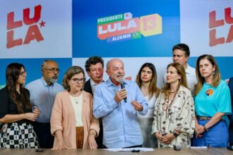 Lula defende redução da jornada 6x1 e critica propostas de cortes no orçamento público