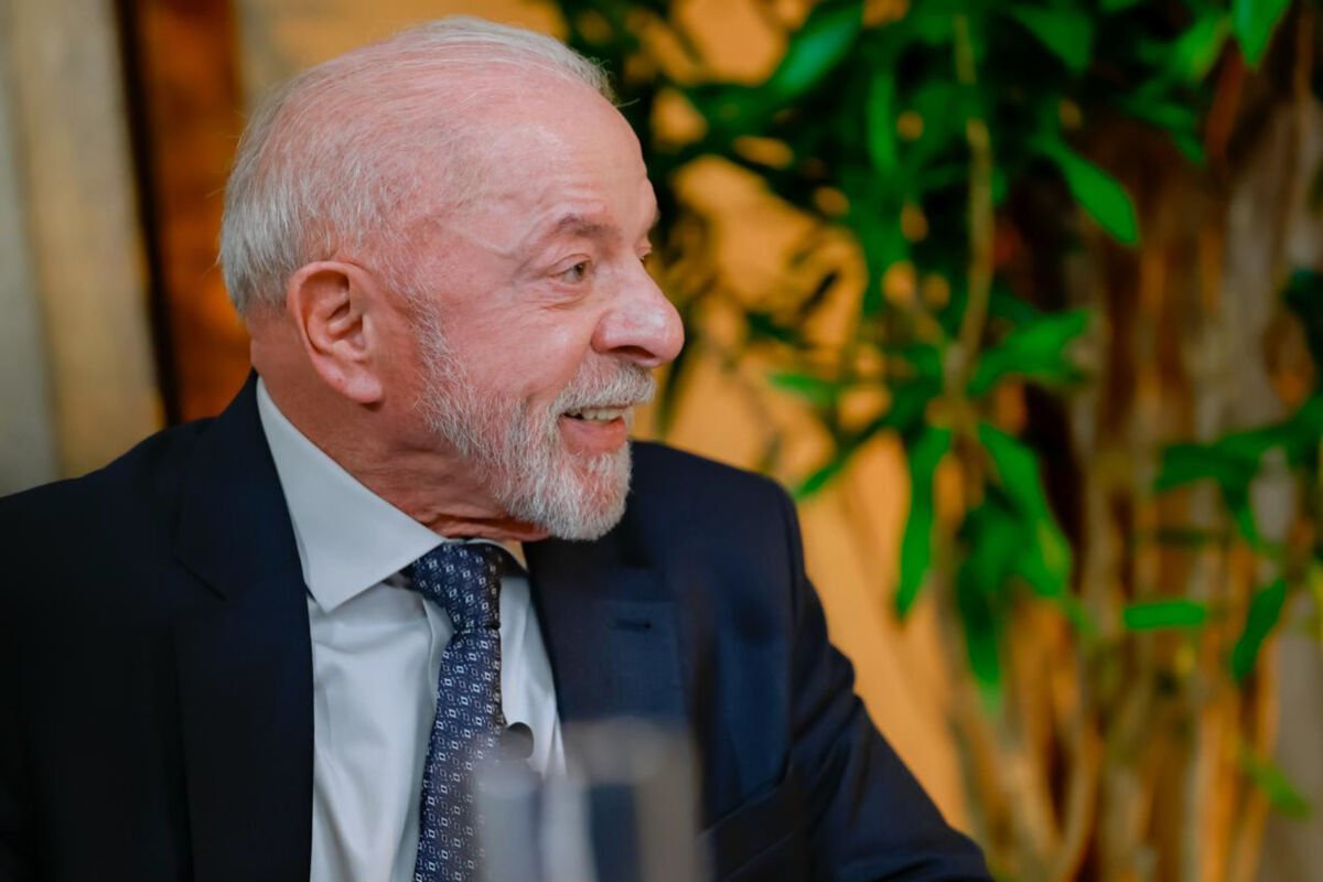 Lula promete entregar ao TSE autorização para quebra de seus sigilos bancário e telefônico