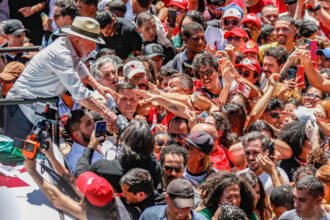 Lula rechaça influência de investidores do Banco Master em ato de campanha no Distrito Federal