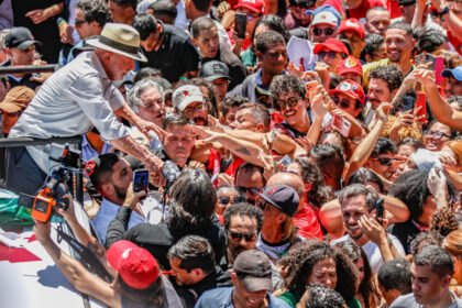 Lula rechaça influência de investidores do Banco Master em ato de campanha no Distrito Federal