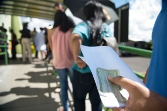 Manifestação política individual é permitida no dia da votação em 2026