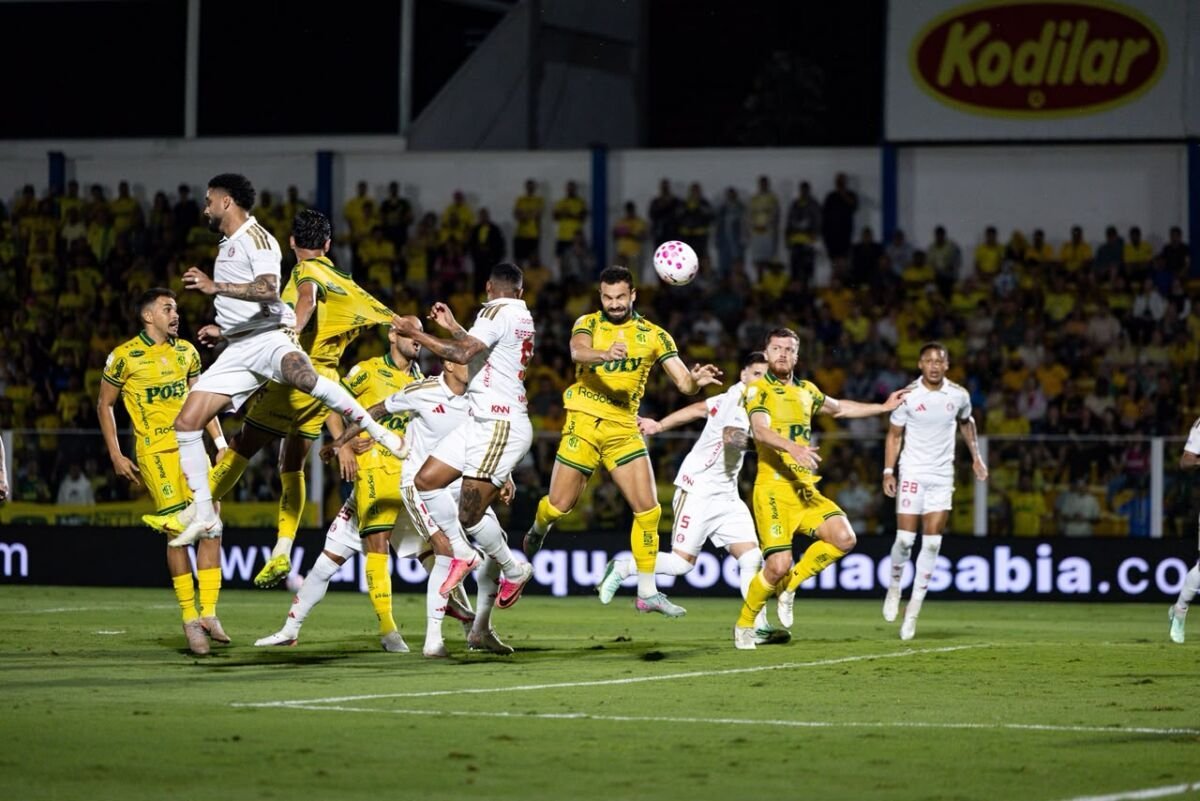 Mirassol derrota Internacional por 2 a 0 e afunda o Colorado no Z-4 do Brasileirão