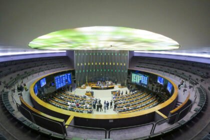 PL, PSD, PT e Republicanos consolidam hegemonia com 15 governadores eleitos no primeiro turno