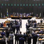 Presença feminina no Congresso Nacional atinge patamar inédito apesar da queda em candidaturas