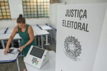 Propaganda eleitoral entra na reta final com veto a carreatas e panfletos às 22h deste sábado