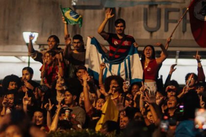 Reação de estudantes da UFF no primeiro turno deu início a onda de protestos pelo país