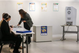 Regras rígidas para o dia da votação impedem uso de celulares na cabine eletrônica
