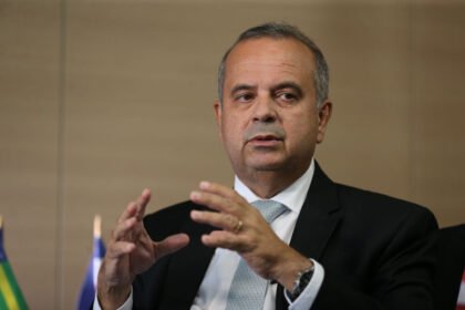 Rogério Marinho diz desconhecer planos de viagem de Flávio Bolsonaro para os EUA