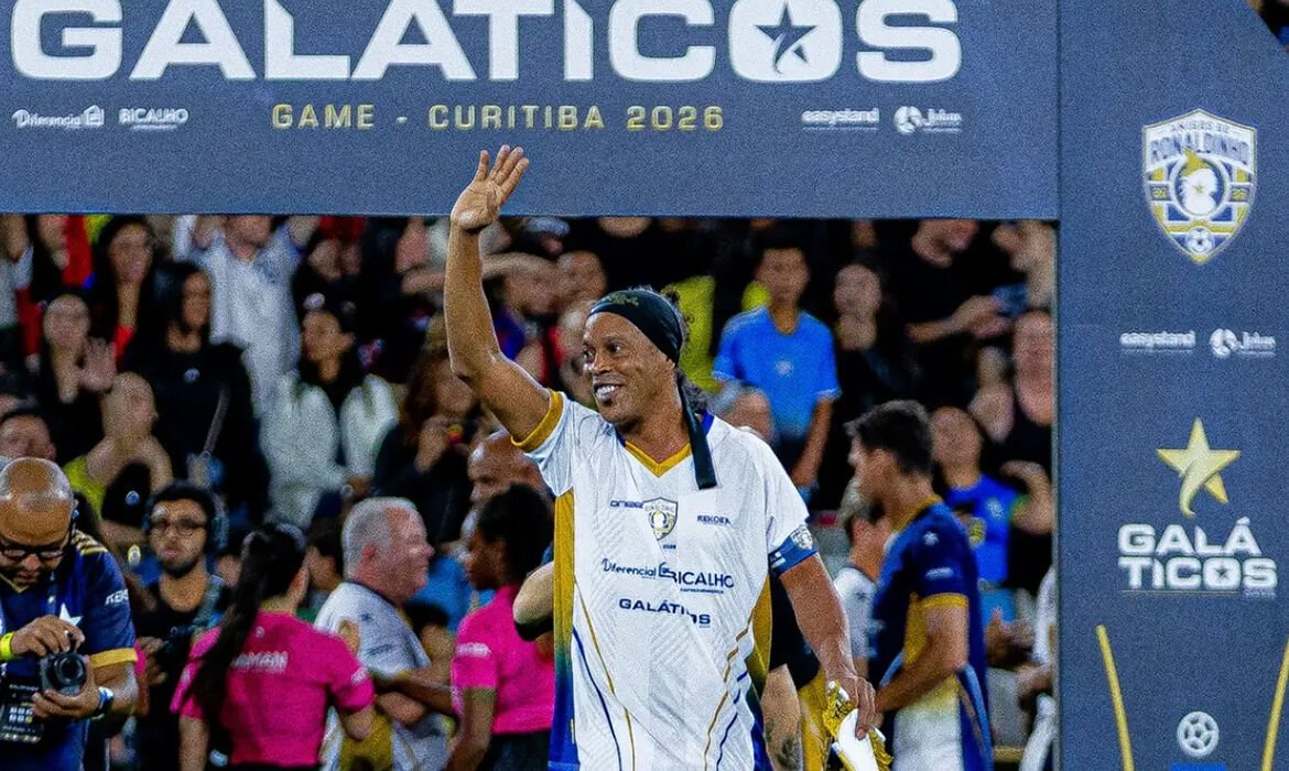 Ronaldinho Gaúcho prepara retorno aos gramados para clássico do Ravenna na Itália